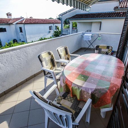 Apartment Karmen Porec Bagian luar foto